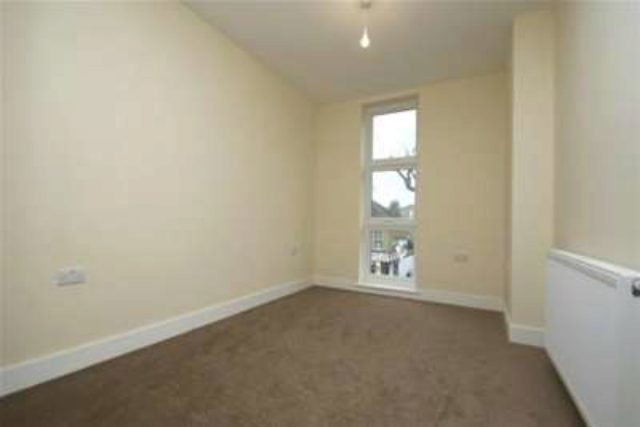  Image of 3 bedroom Flat to rent in Athelstan Road Harold Wood Romford RM3 at Romford, RM3 0QH